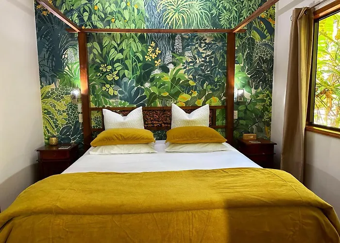 Crater Lakes Rainforest Cottages Yungaburra