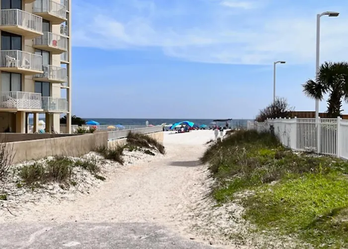 East Side Cottages #C- Shipwreck Cottage Gulf Shores