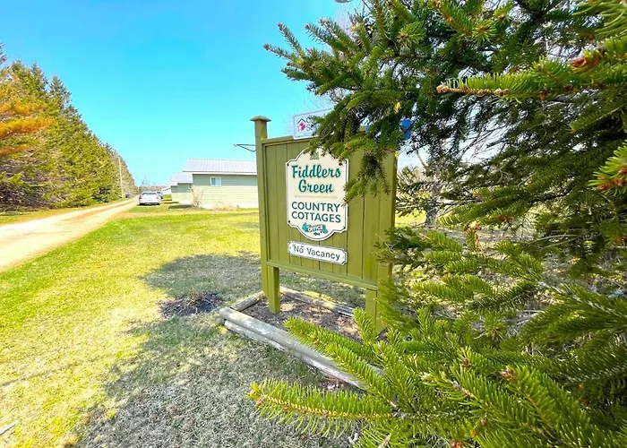 Fiddlers Green Country Cottages Brackley Beach