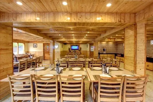 Snow Peak Retreat Hotel Manali 