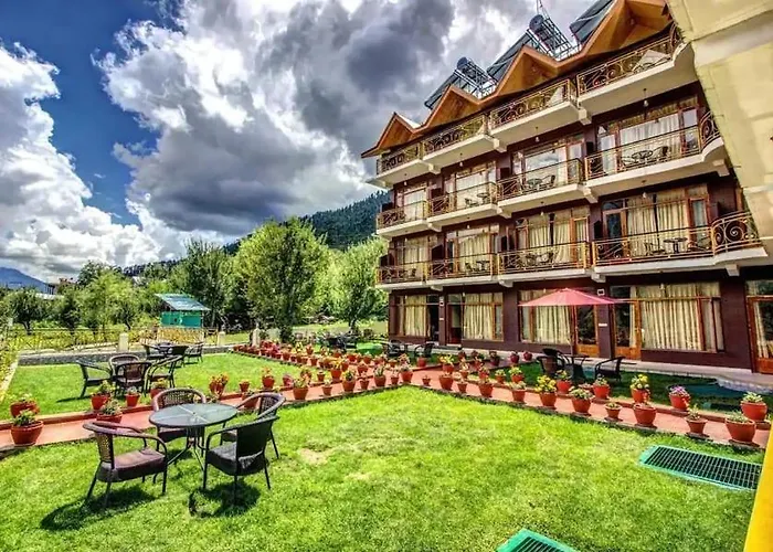 Snow Peak Retreat Hotel Manali 