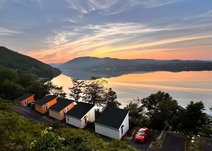 Knotty Pine Cottages, Suites & Motel Rooms Ingonish
