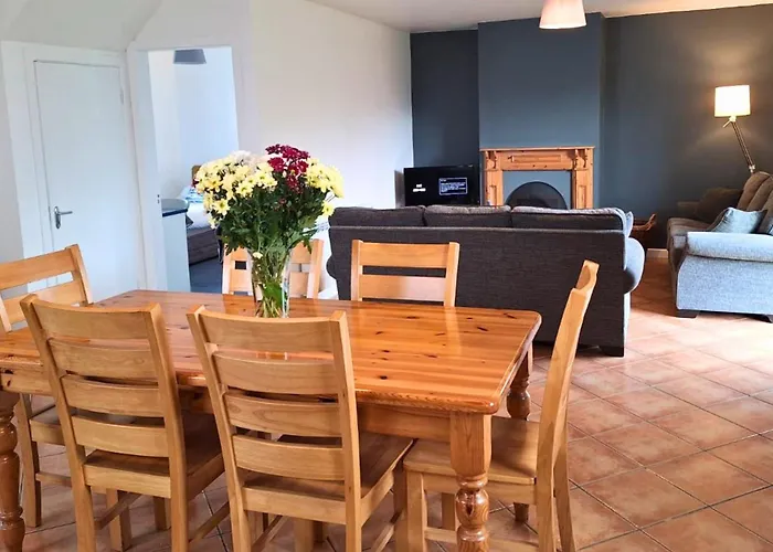 Dingle Harbour Cottages 3 Bed Sleeps 7 By Trident Holiday Homes