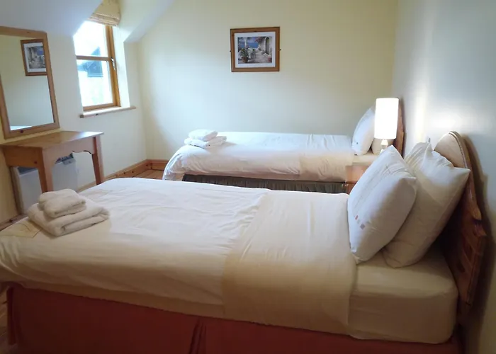 Dingle Courtyard Cottages 2 Bed Sleeps 4