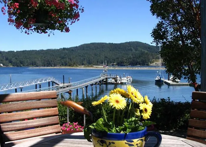 Salty Towers Ocean Front Cottages Sooke