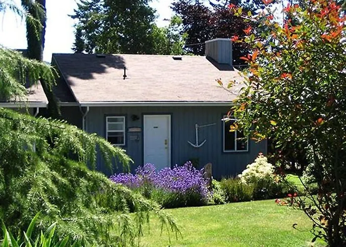 Salty Towers Ocean Front Cottages Sooke