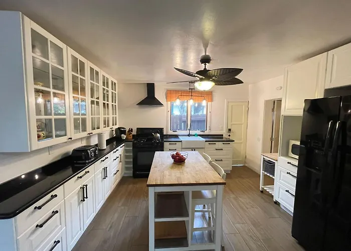 Redwood Hollow Cottages San Diego