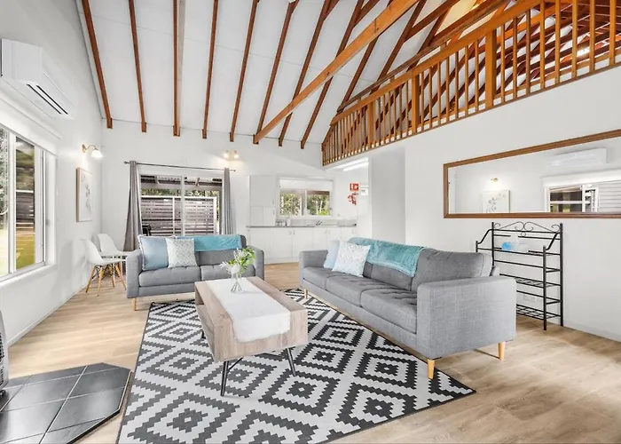 Madigan Cottages - Australiana Lovedale