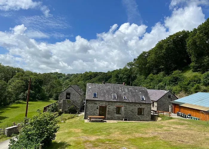 Troedyrhiw Holiday Cottages Cardigan