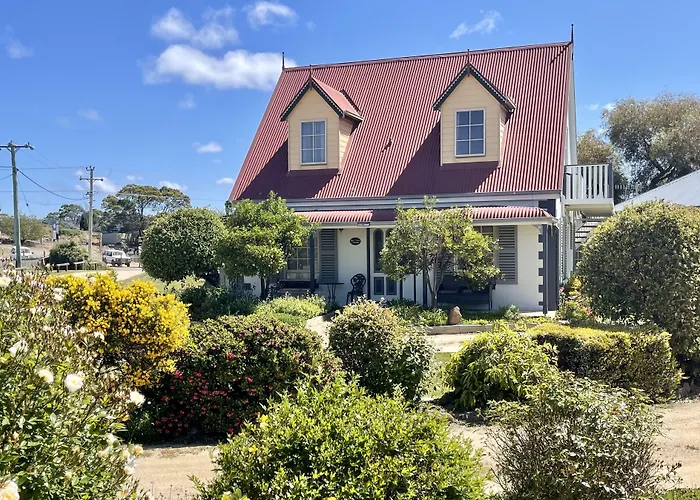 Swansea Cottages & Lodge Suites