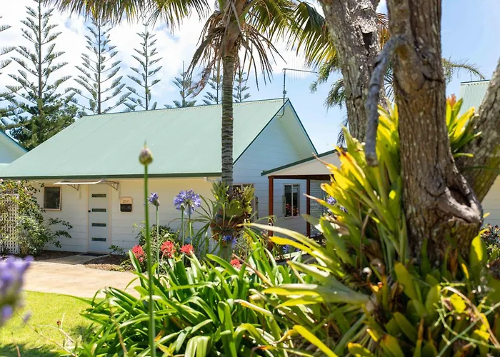 Poinciana Cottages Burnt Pine