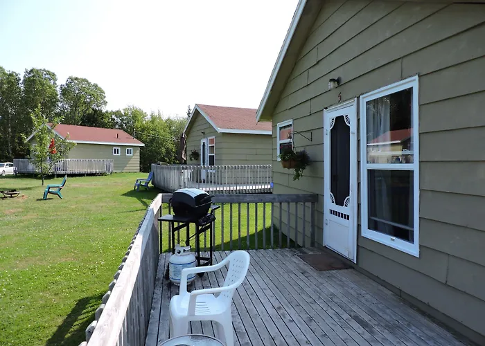 Centennial Cottages Brackley Beach