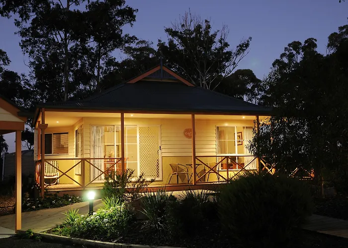 Waverley House Cottages Lakes Entrance