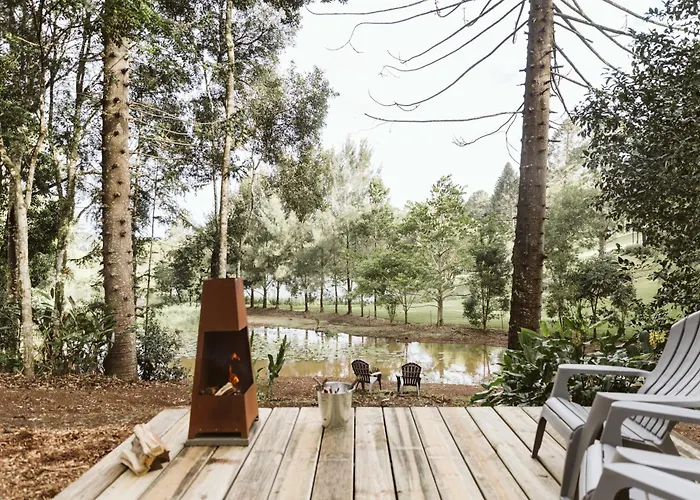 "On Burgum Pond" Cottages Maleny