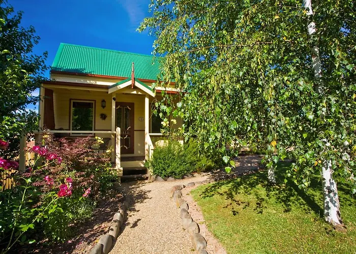 Autumn Abode Cottages Bright