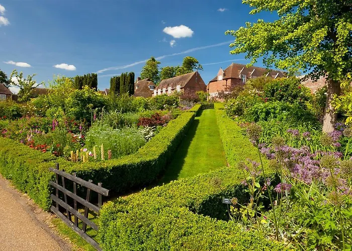 Leeds Castle Holiday Cottages Maidstone