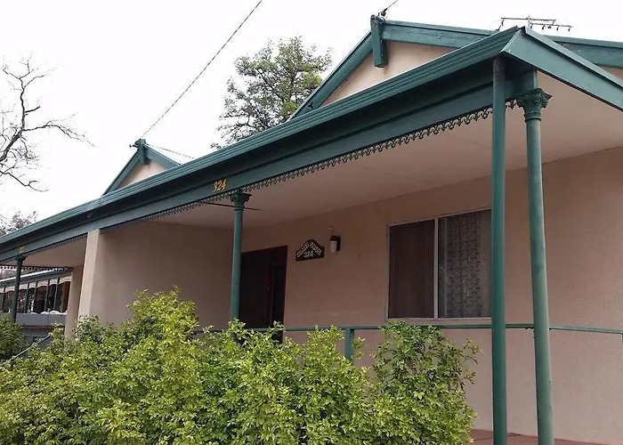 About Town Cottages Broken Hill