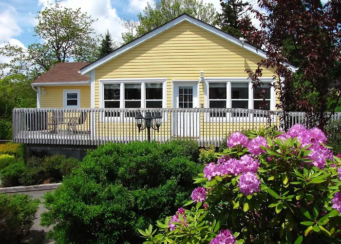 Larinda'S Landing Oceanfront Cottages Halifax