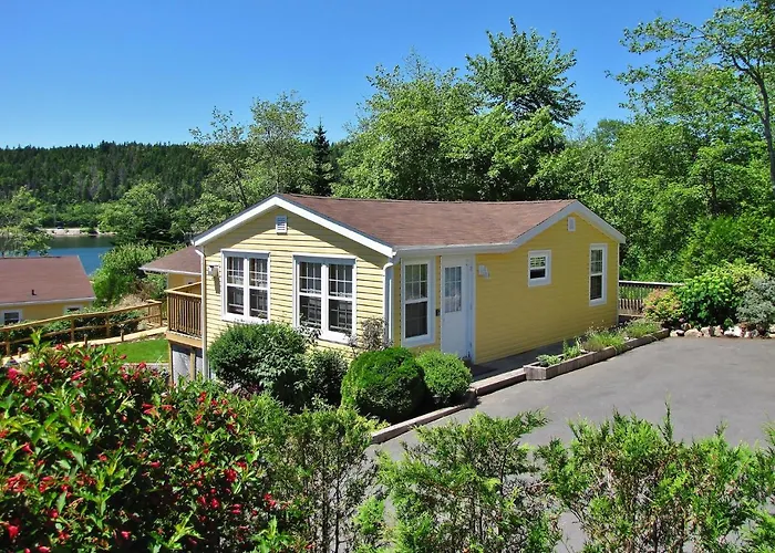 Larinda'S Landing Oceanfront Cottages Halifax